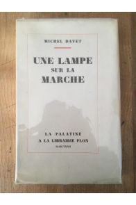 Une lampe sur la marche