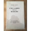 Une lampe sur la marche