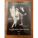 Un homme dans la nuit
