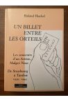 Un billet entre les orteils